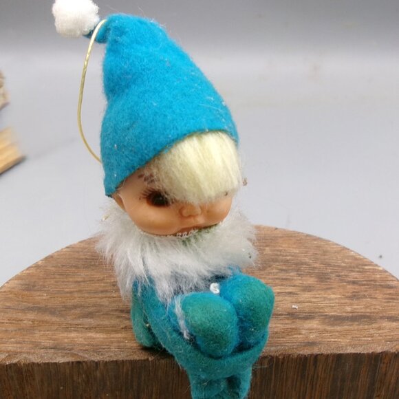 Vintage Blue Pixie Knee Hugger Elf with Hair, Christmas Ornament - Picture 4 of 8